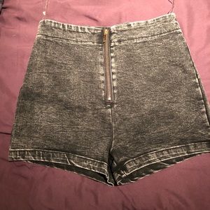 Never worn w tags black jean shorts